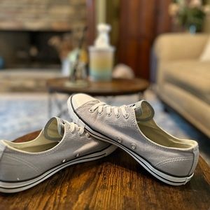 converse low top gray size 8 EUC